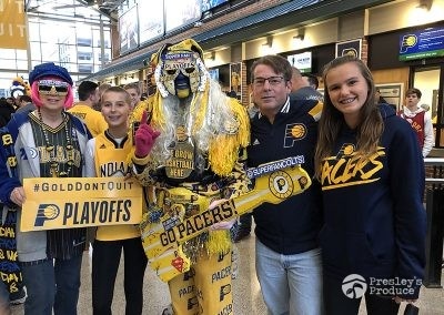 Presleys-produce-mission-gallery-a-mission-in-the-madness-indoor-IMG_6441